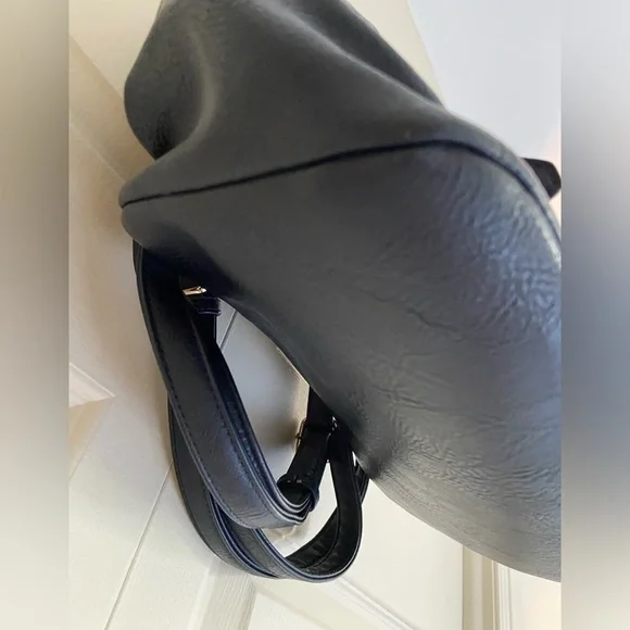 BLUE BACKPACK - Picture 3 of 7